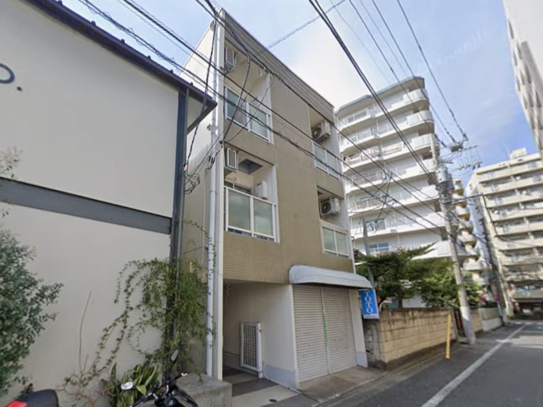 コーポスリーサンズ