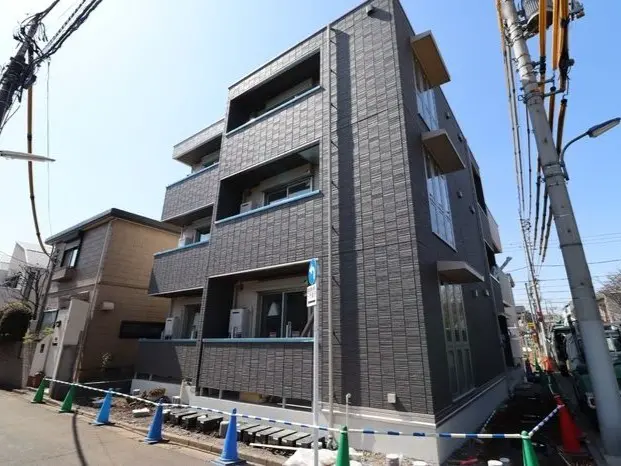 ラリュール中村南 B