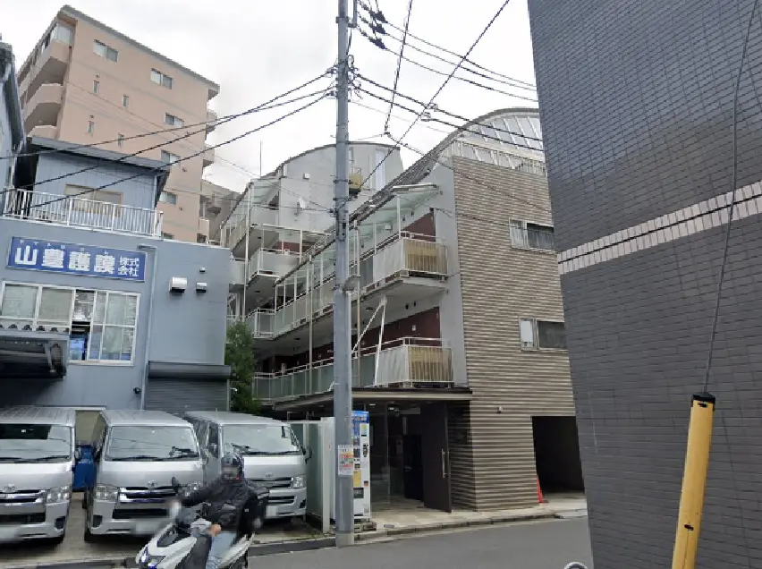 ラグジュアリーアパートメント森下