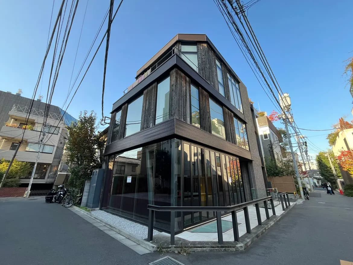 Stones Court表参道【ストーンズコート表参道】