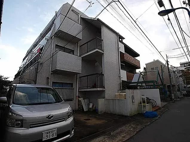 フラット内山