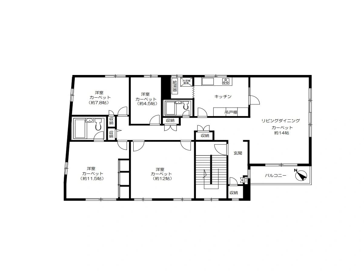 - 4LDKの間取り図、リビングダイニングとキッチン、玄関、バルコニー、各部屋に配置された収納スペースと洋室(カーペット貼り)の平面図
- キッチン・リビングダイニングが一体化した長方形の間取り、各洋室にクローゼット・収納が設けられた住宅平面図