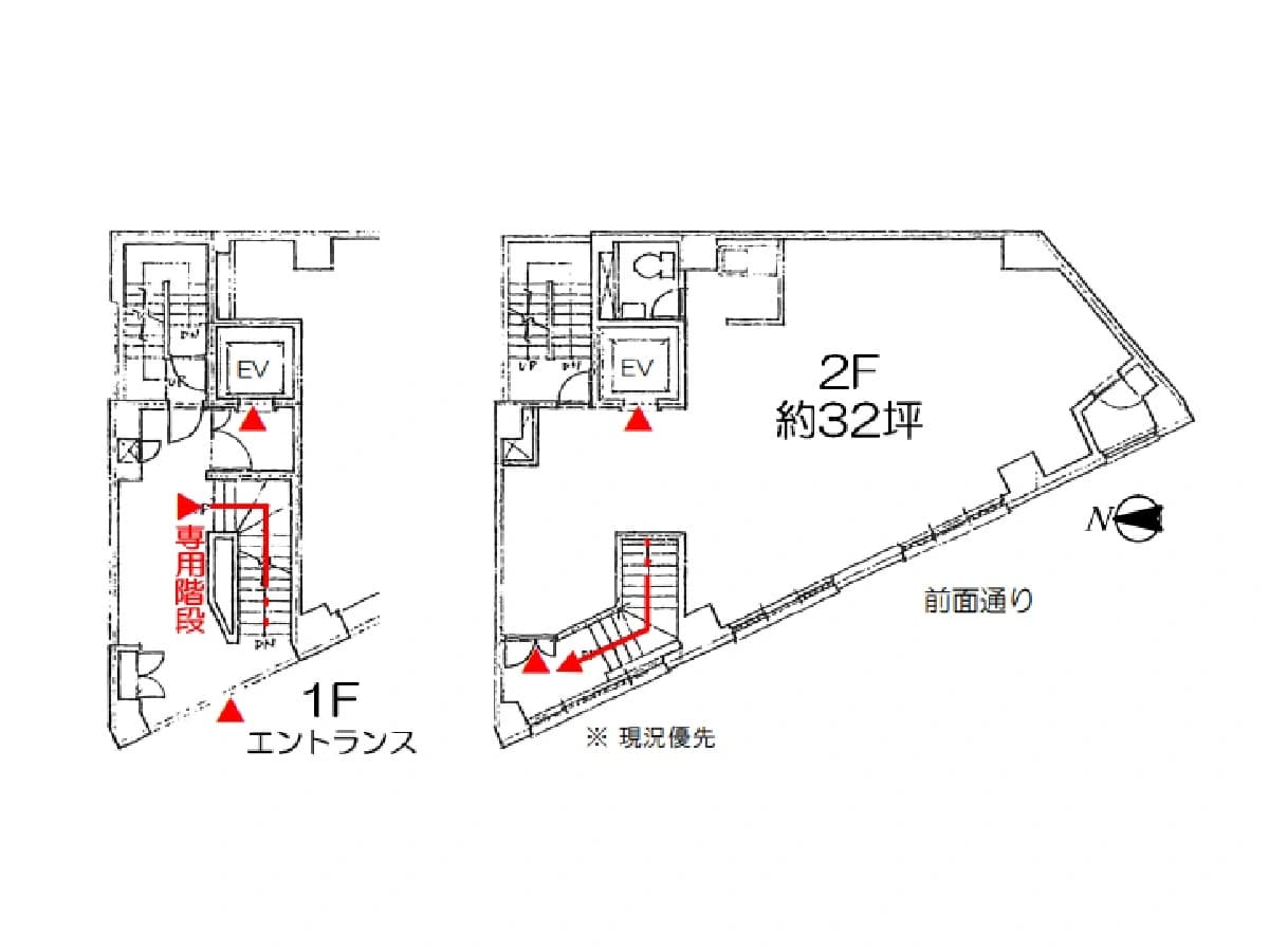 - 1Fエントランスと専用階段の間取り図、赤い矢印で動線を示す階段・EV位置と通路、2Fは約32坪のオフィス用フロア図と前面道路を示す平面図